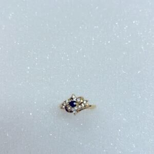 Vintage Women's Black Center Stone Gold Tone Ring Size 8